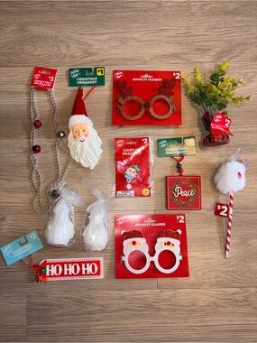 Christmas Novelty Accessories Pack 6 - Red & White